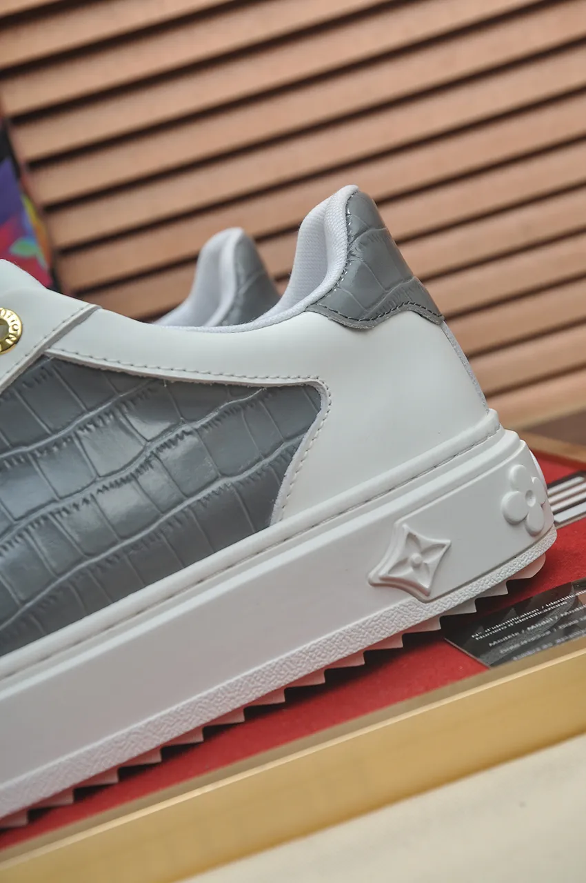 Men's shoes 💰540💶[LOUIS VUITTON] Original order price (water-dyed cowhide lining) new model 🍀LV Louis Vuitton * - top version of LV classic trendy shoes! Made of imported original cowhide, water-dyed cowhide lining, and original wear-resistant rubber outsole! High quality products! Code number 38-45 (45 is custom-made and cannot be returned or exchanged)